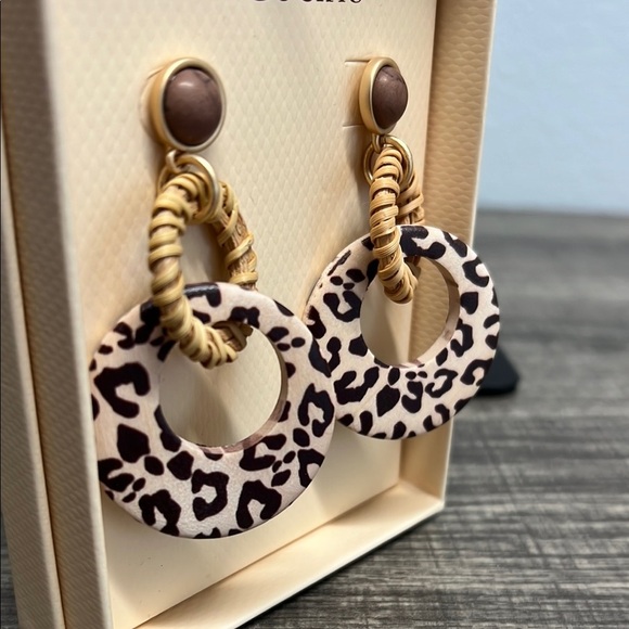 Camila Coelho | Leopard Print Dangle Earrings ✨ - Picture 3 of 7